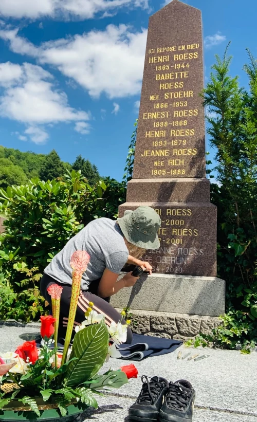 L'Grave Graveur sur pierre